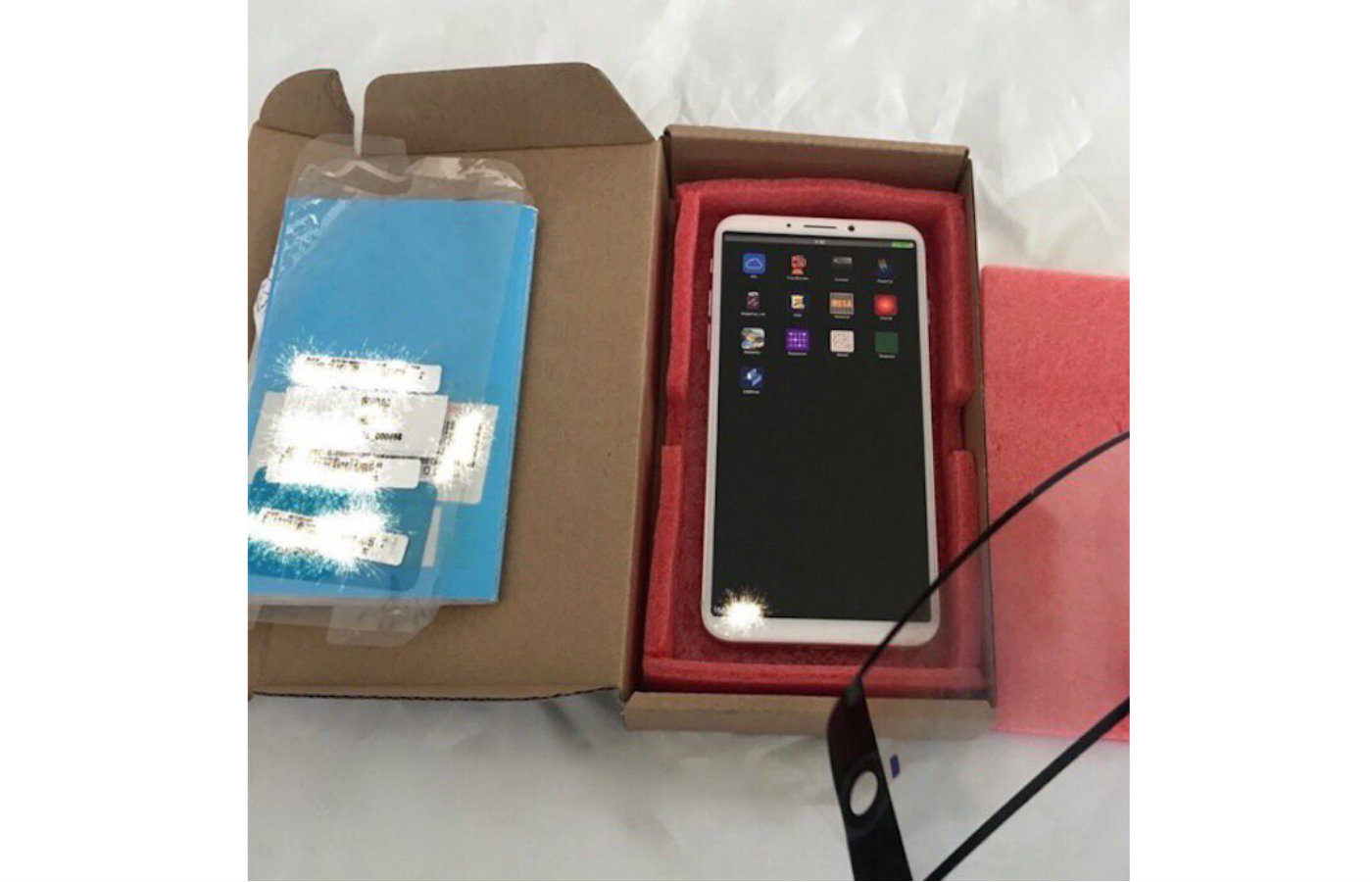 iPhone 8 pərakəndə satış qutusunda görüntüləndi