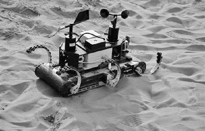 Səhra tufanı şəraitində işləyəcək robotlar yaradılıb