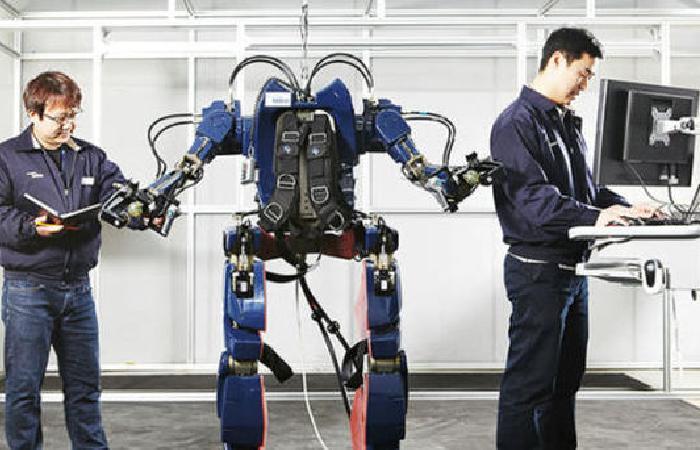 Hyundai geyilə bilən robot yaratdı !