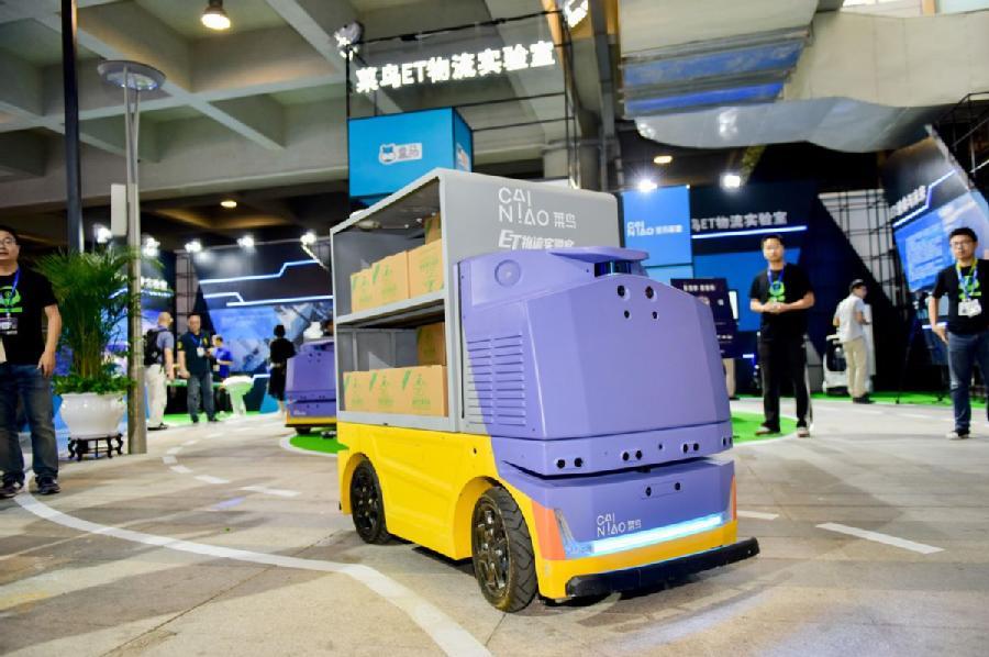 Alibaba-nın karqolarını robotlar gətirəcək